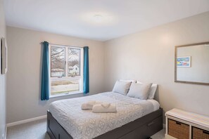 3 soverom, strykejern/-brett, wi-fi (inkludert) og sengetøy