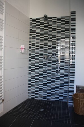 Dusche, Toilettenpapier