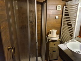 Classic Apartment, Balcony | Bathroom