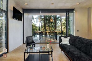 Interior - ¡Increíble propiedad en el bosque con Jacuzzi! (Valle de Bravo)