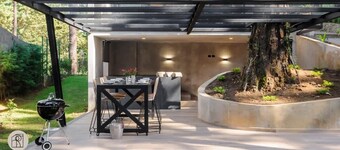 ¡Tranquila Casa en el Bosque con Jacuzzi y Asador!