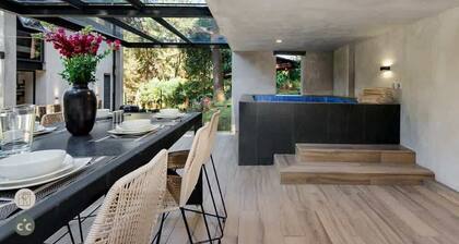 ¡Magnifica Casa Terraza Jacuzzi y Vista al Bosque!