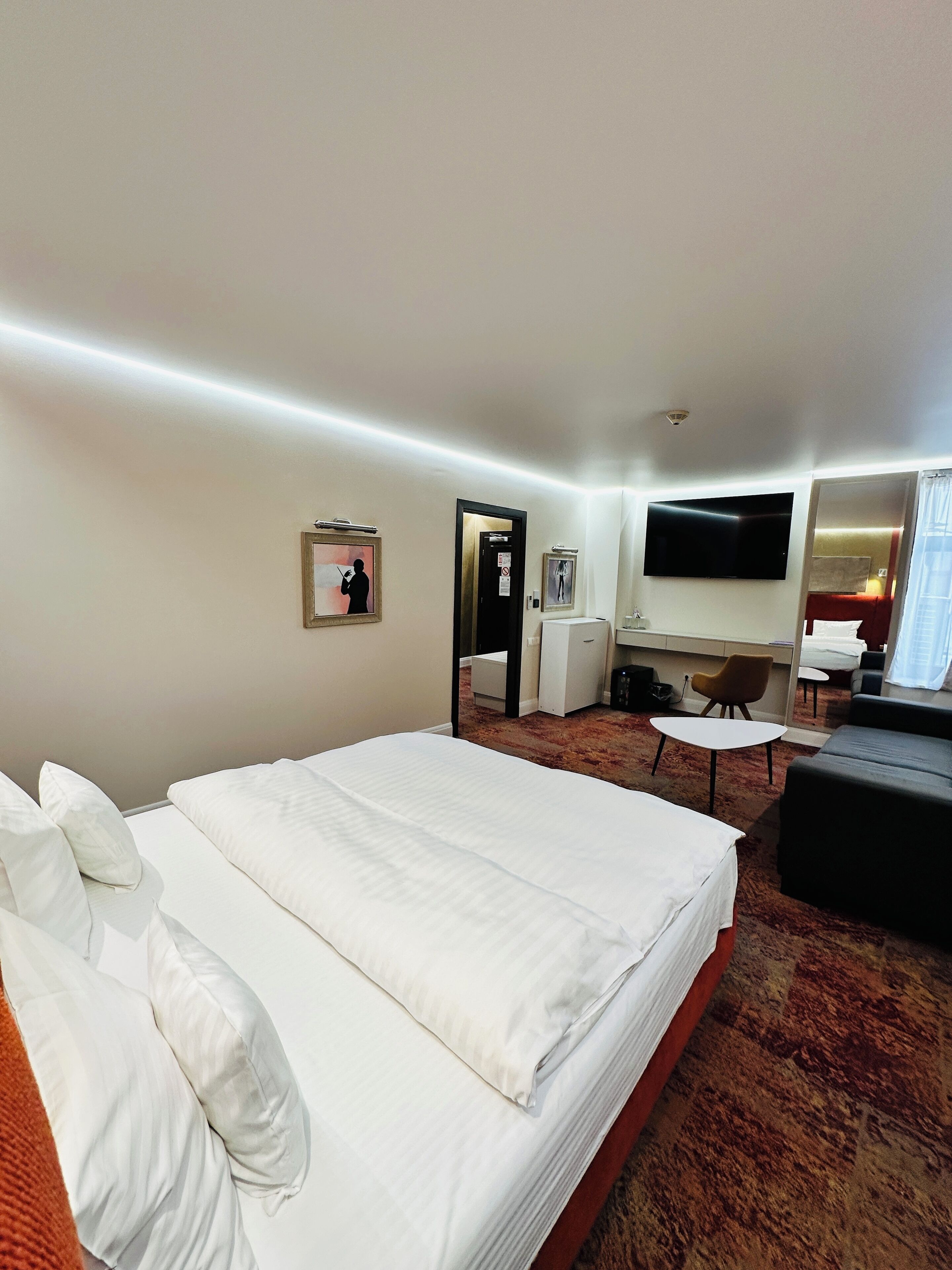 1 chambre, coffres-forts dans les chambres, fer et planche à repasser