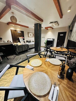 Dining - Elegance meets history: A look inside Villa Levoslav House (Sibiu)