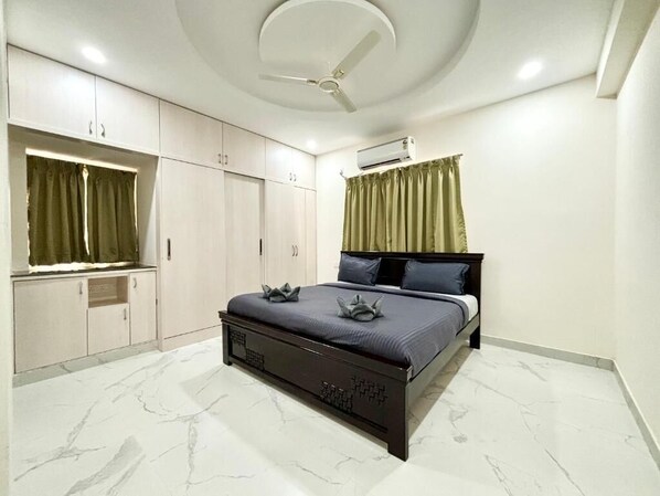 Economy appartement, 3 slaapkamers | 3 slaapkamers, luxe beddengoed, donsdekens