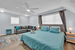 5 slaapkamers, een strijkplank/strijkijzer, reisbedje, gratis wifi