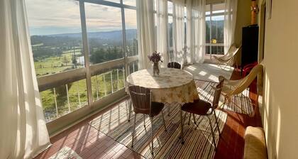 Charming rustic country house for nature lovers! Up to 10 people.