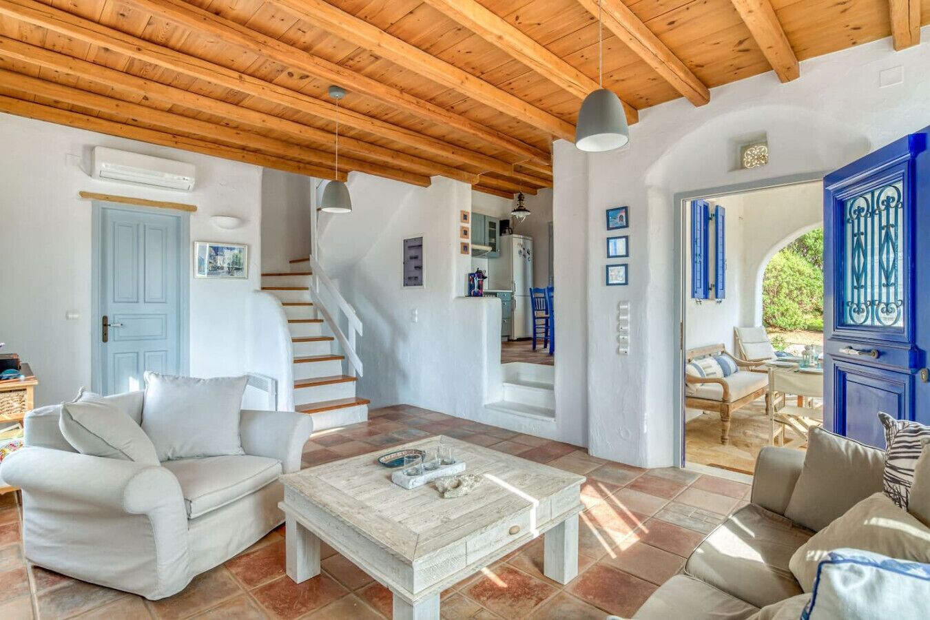 Fireplace, books, stereo