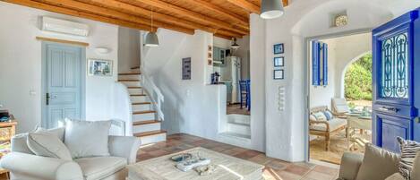 Fireplace, books, stereo