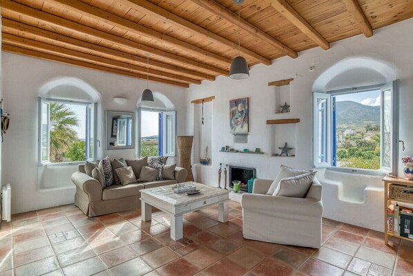 Kamin, Bücher, Stereoanlage