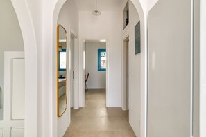 2 Schlafzimmer, Schreibtisch, Bügeleisen/Bügelbrett, kostenloses WLAN