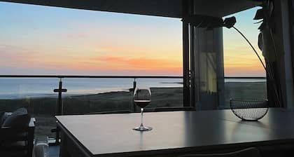 The Links 40. An Apartment With Spectacular sea Views