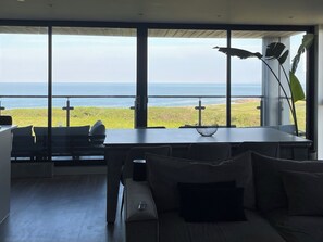 Living area - The Links 40. An Apartment With Spectacular sea Views (Porthcawl)