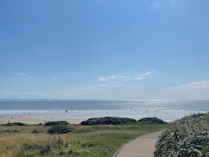 Beach nearby - The Links 40 (Porthcawl)