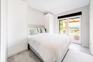 3 bedrooms, WiFi, bed sheets - Sweet Life House - 3BR & Pool (Sobral - Lourinhã)