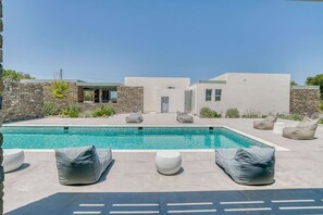 Unclassified image, 5 of 52, button