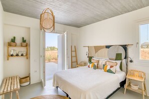 6 bedrooms, iron/ironing board, travel cot, free WiFi