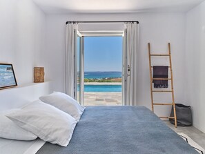 5 bedrooms, iron/ironing board, travel crib, free WiFi