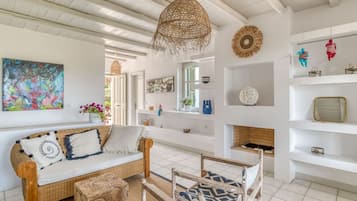 Smart TV y chimenea