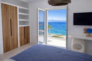 4 slaapkamers, een bureau, een strijkplank/strijkijzer, reisbedje