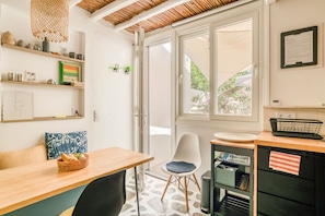 Interior - Efficiently designed property near main attractions. (Paros)