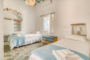 2 bedrooms, iron/ironing board, travel cot, free WiFi