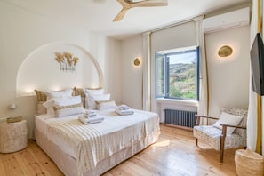 2 chambres, fer et planche à repasser, lit parapluie, Wi-Fi gratuit