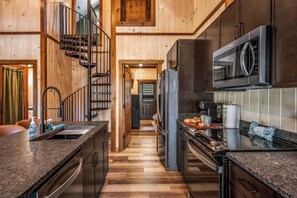 Fridge, microwave, oven, stovetop - New Pigeon Forge Cabin – Private Hot Tub, Game Room & Covered Deck Retreat (Pigeon Forge)