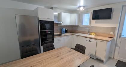 GĂźte convivial avec climatisation, 4 chambres, terrasse, parking - 6 pers.