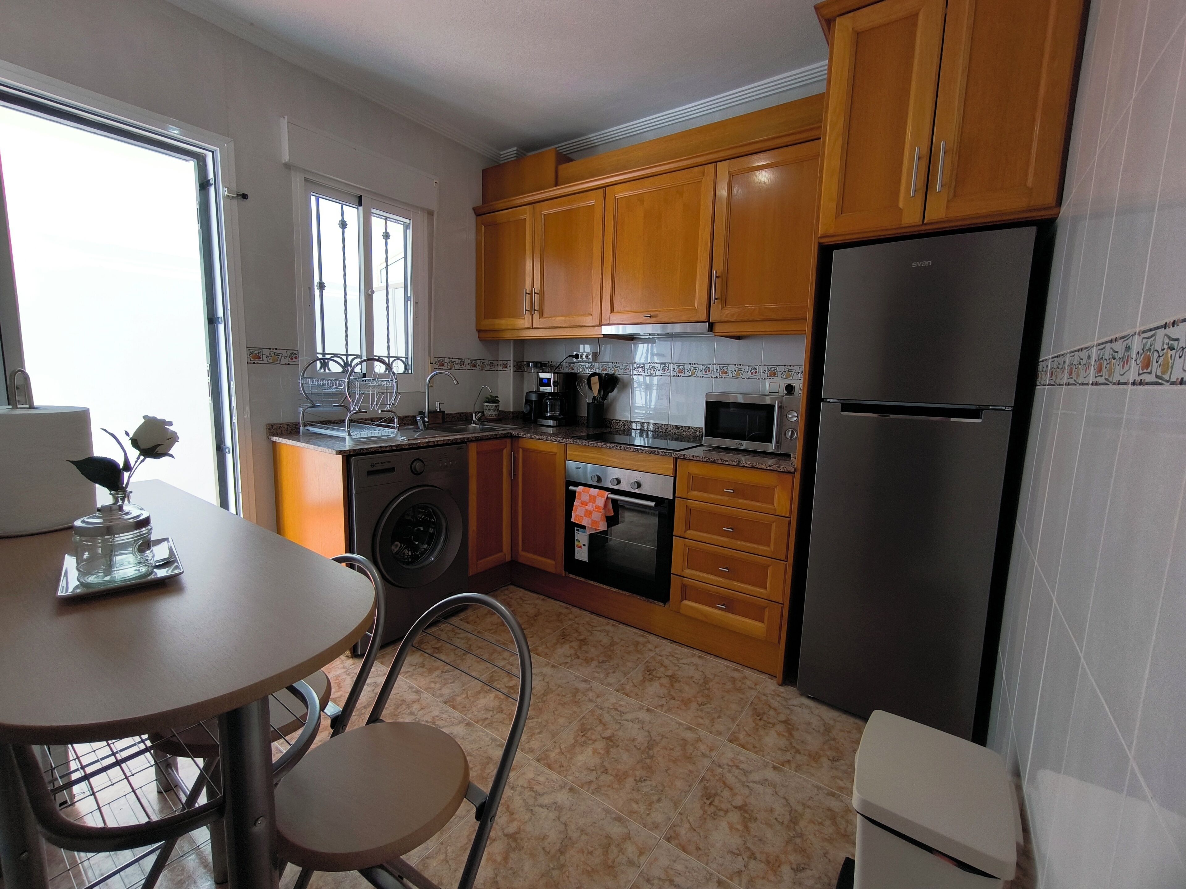 Huis, 2 slaapkamers, roken, balkon | Dineerruimte