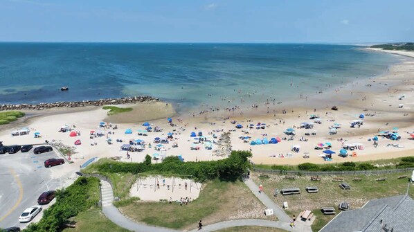 Tæt på stranden