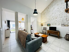 TV - Charming renovated house near the center (Fouras)