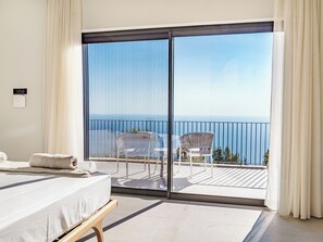 4 bedrooms, WiFi, bed sheets