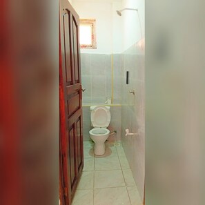 Dusche, Handtücher, Seife, Toilettenpapier