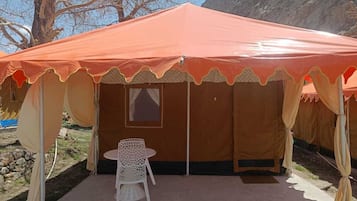 Barraca luxo, vista para a montanha | 1 quarto, espaço de trabalho para notebook
