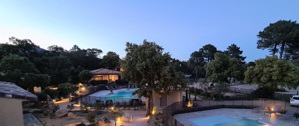 Piscine extérieure, piscine chauffée