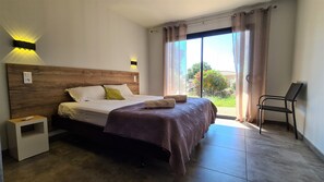 2 chambres, fer et planche Ă repasser, Wi-Fi gratuit, draps fournis