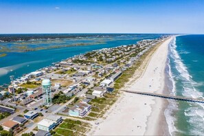 Beach nearby - Sea Bird - Amazing Retro Beach Cottage - 3 BR (Topsail Beach)