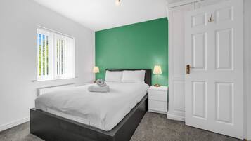 3 bedrooms, iron/ironing board, travel cot, WiFi