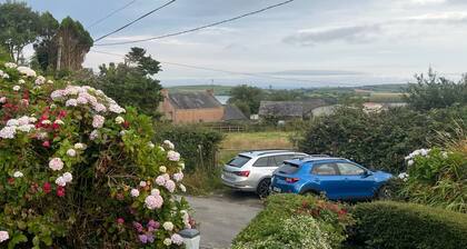 Welcoming 3-bedroom cottage with WiFi in Cork