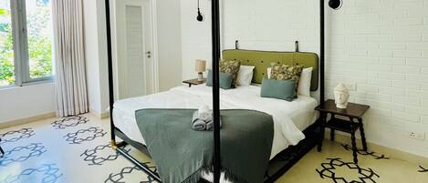 Luxury Villa, Garden View