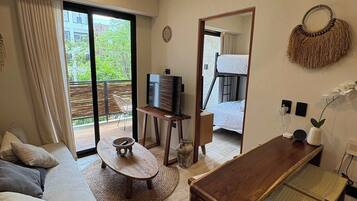 2 slaapkamers, een bureau, een strijkplank/strijkijzer, wifi