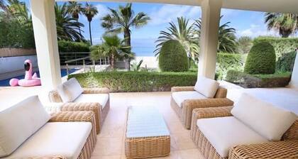 Front line villa / lmb1770