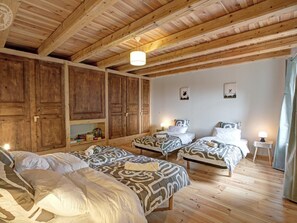 4 bedrooms, free WiFi