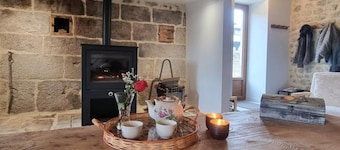 Renovated country house, ideal for 10, natural setting and modern comfort