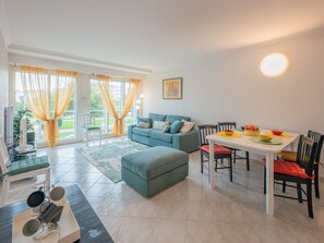 TV - Central apartment with large terrace, garage, and WIFI (Les Sables-d'Olonne)