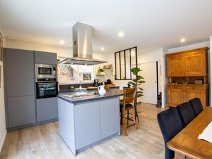 Réfrigérateur, micro-ondes, four, lave-vaisselle