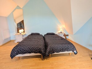 3 habitaciones y ropa de cama