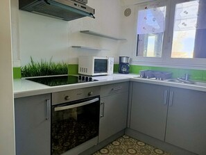 Microwave, oven