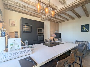 Kjøleskap, mikrobølgeovn og oppvaskmaskin